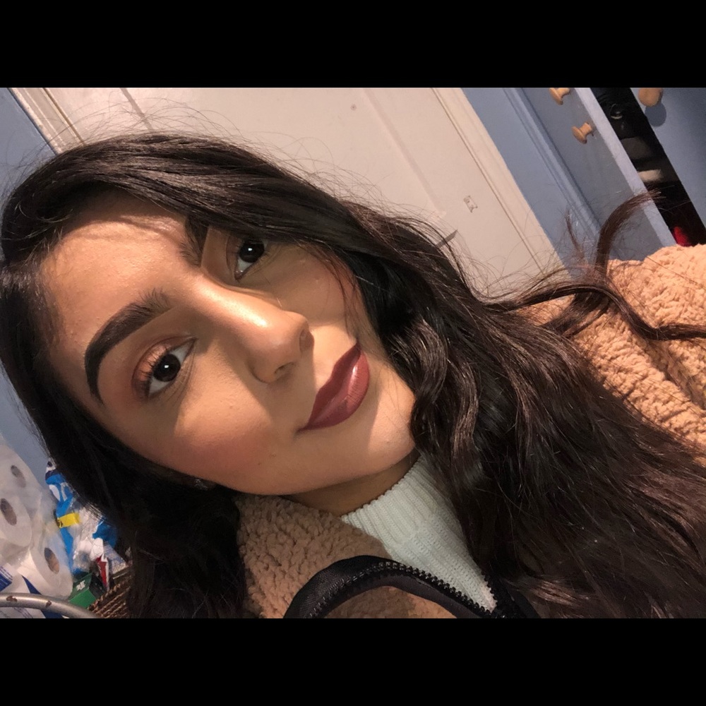 Meet your Posher, Adriana